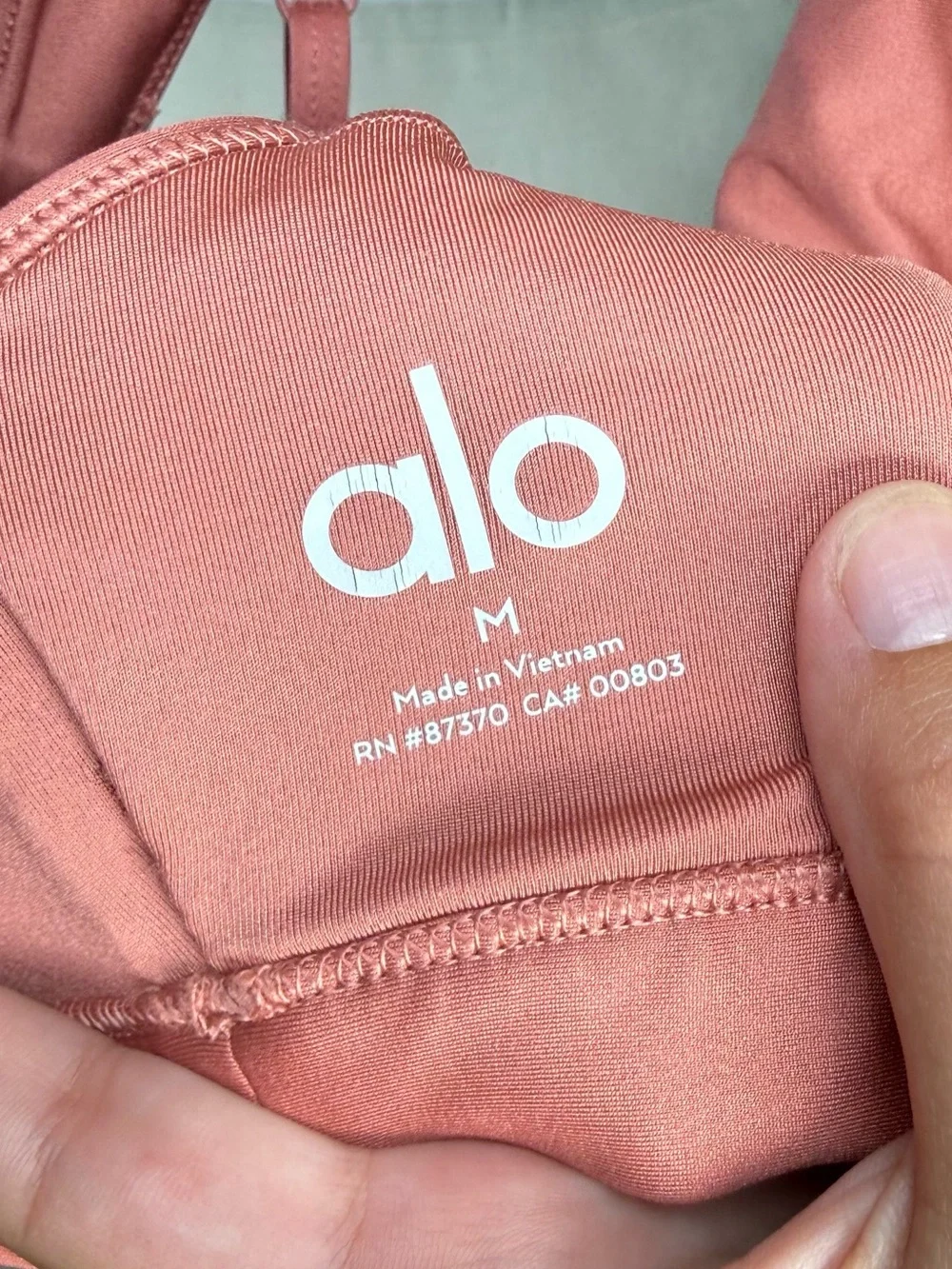 Alo Yoga Intrigue Bra Size medium